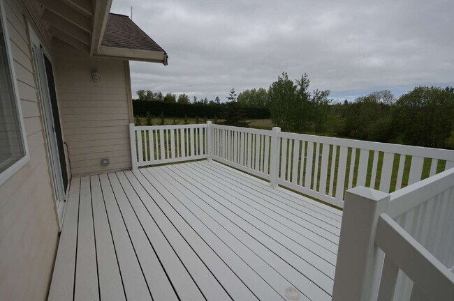 Photo - Newly renovated 3 bed 2 bath in a country ...