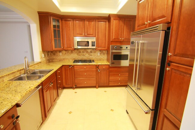 Photo - 10640 Woodbridge St Unidad 202