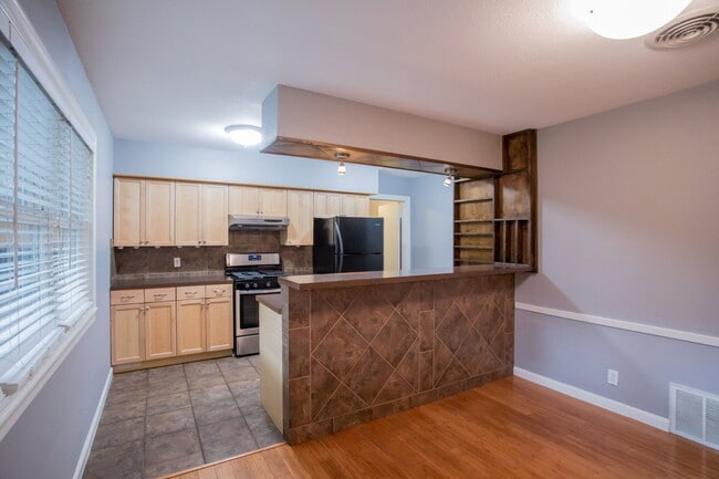 Photo - 2416 S 5th St