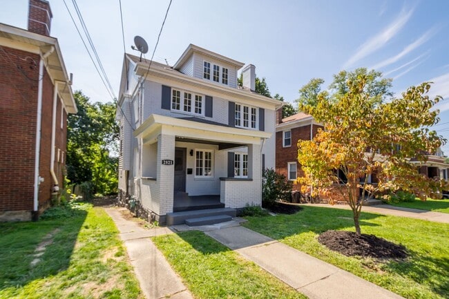 Photo - SCORE 50% OFF 1ST MONTH'S RENT IF SIGNED BY DEC 5! Stunning 5 bedroom home in Sheraden available ...