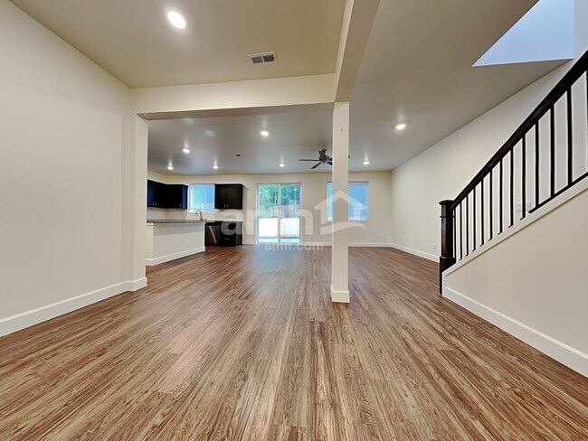 Photo - 9280 Shootingstar St SE