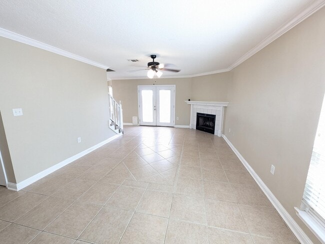 Photo - 437 Bridgewater Ct