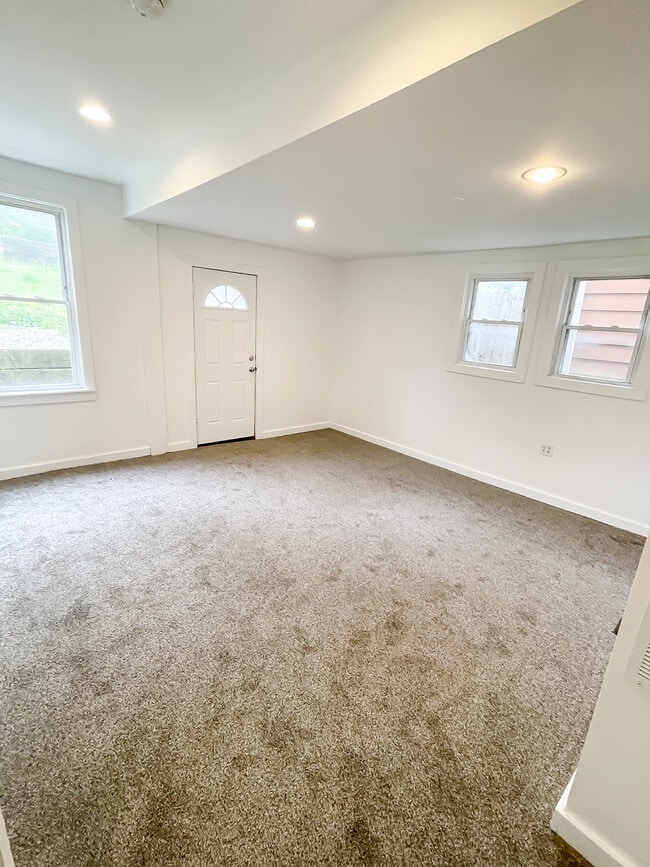 Photo - 601 Mt Pleasant St