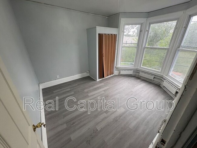 184 Quail St Unit 2 2nd Fl