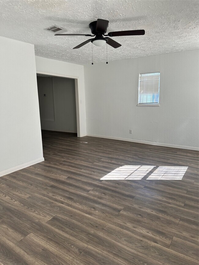 Photo - 978 Ringold St