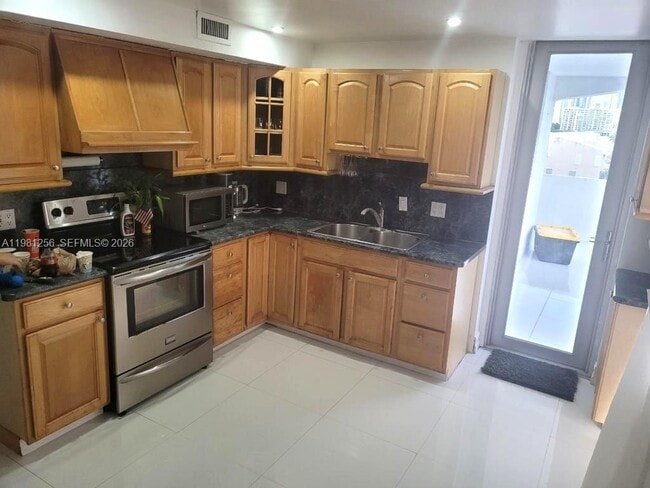 Photo - 3703 NE 166th St Unit 401