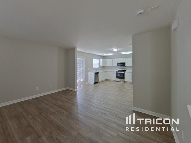 Photo - 758 Sinclair Dr