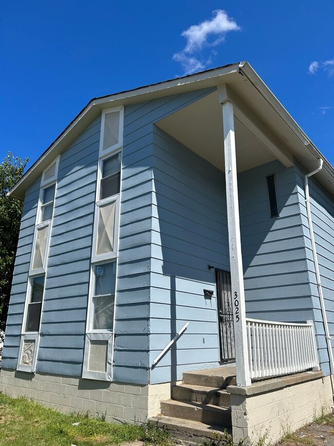 Building Photo - 3 Bed, 2 Bath House!