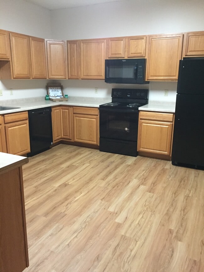 Photo - Peerless Apartments