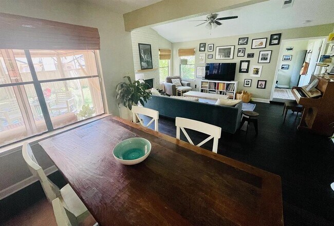Photo - 2503 Monarch Dr