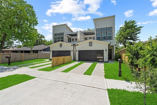 Photo - 7210 England St