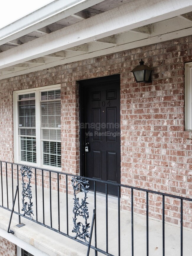 Building Photo - 867 Colony Dr Unit F104