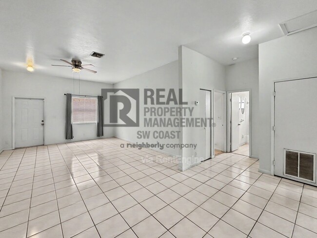 1043 Abrams Blvd