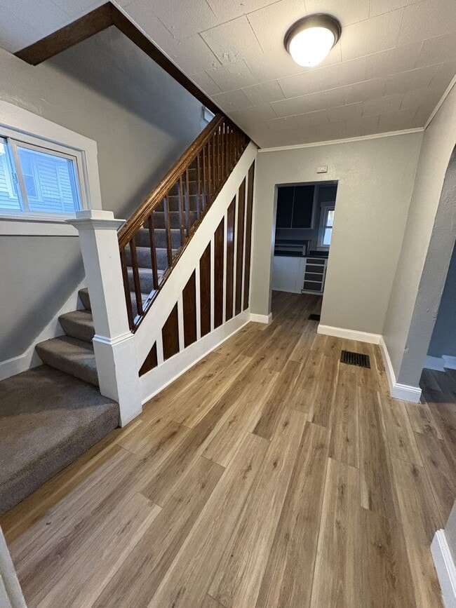 Photo - 2 Bed House for Rent!