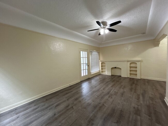 Photo - LARGE DOWNSTAIRS ONE BEDROOM ONE BATH! Unit 2516