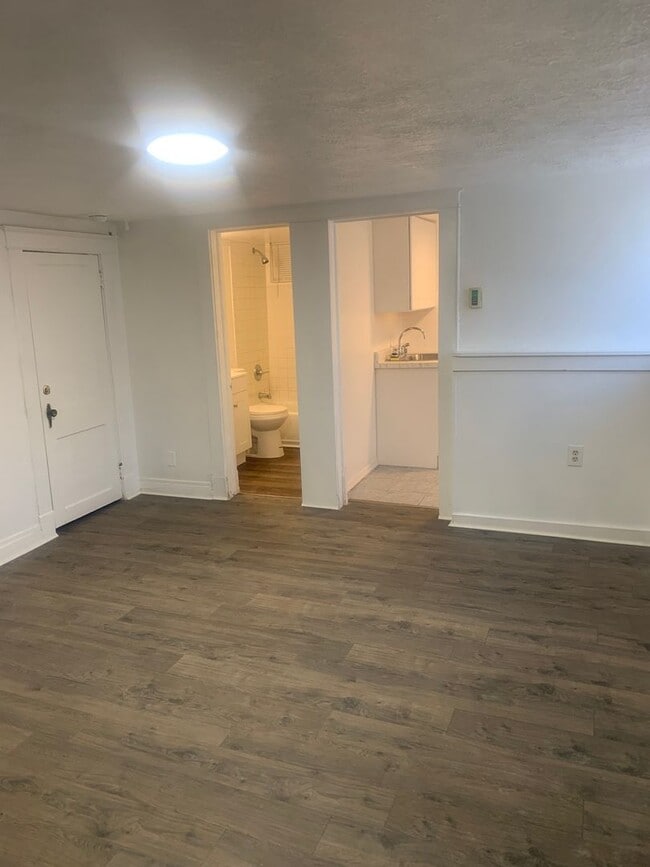 Photo - 8014 Harford Rd Unidad 8014 Harford Rd.- Basement