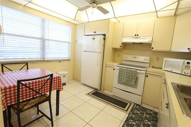 Photo - 3201 Portofino Point Unit e3