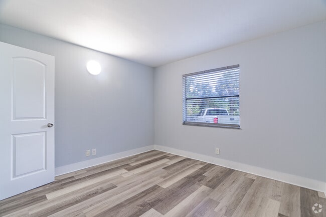 2BR, 2BA - 1,200SF