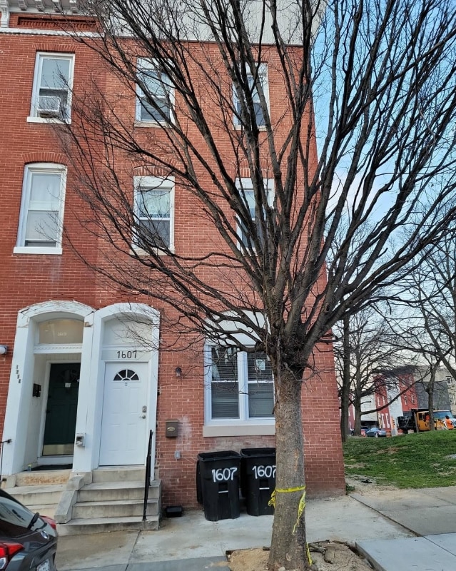 Building Photo - 1607 Division St Rental