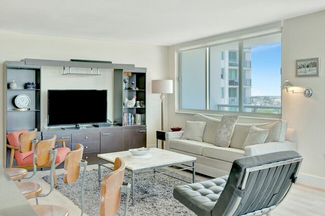 Photo - 7135 Collins Ave Unidad # 1105