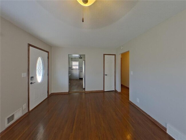 Photo - 16377 Duluth Ave SE