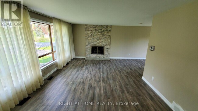 Photo - 169 Yorkview Dr