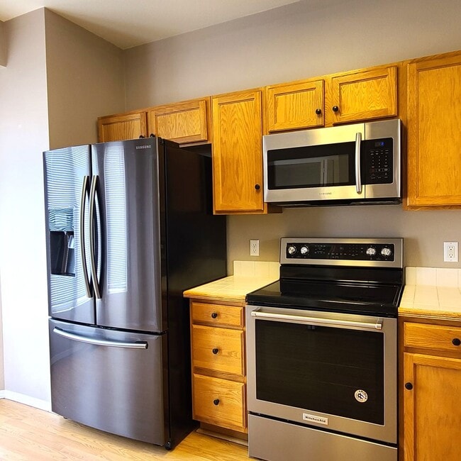 Photo - Beautiful home in Briargate Fairfax - D20 - ready to move in NOW!