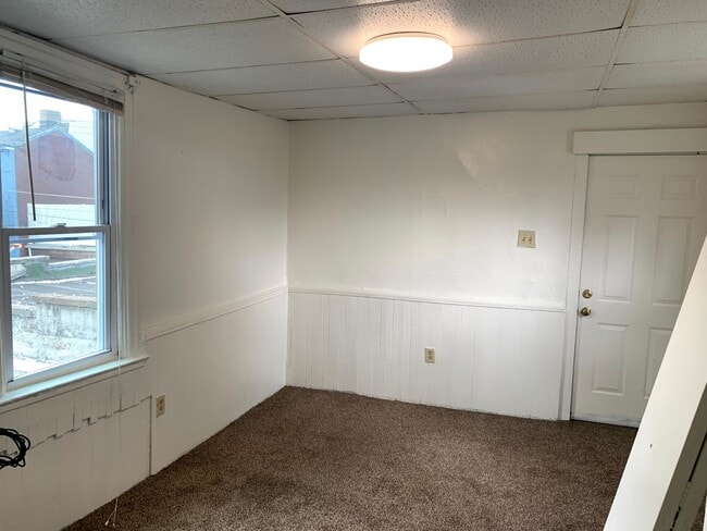 Photo - 4 Bed, 2 Bath Home in Bloomfield - Convenient Location, Off-Street Parking - Available November 1...