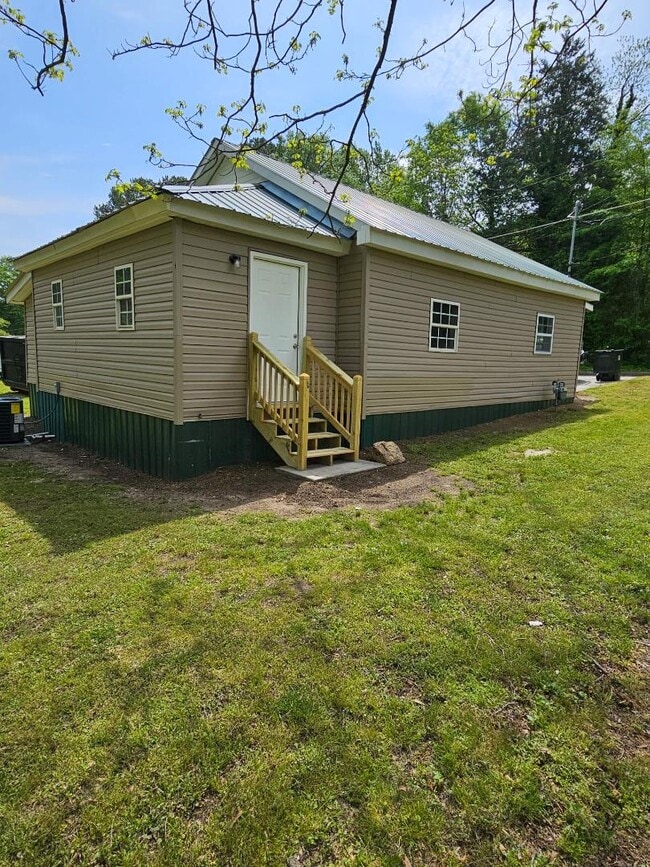 Photo - 182 Hughes St