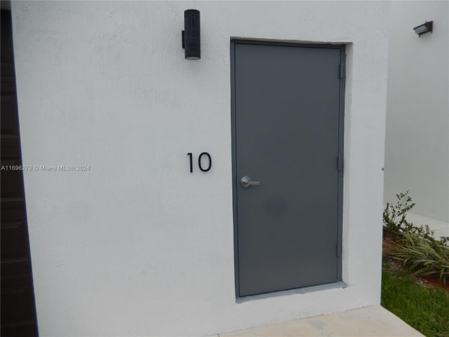 Photo - 16955 SW 100th Ave Unit 10