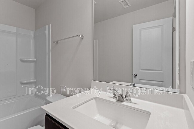 Photo - 328 Hemley Trl