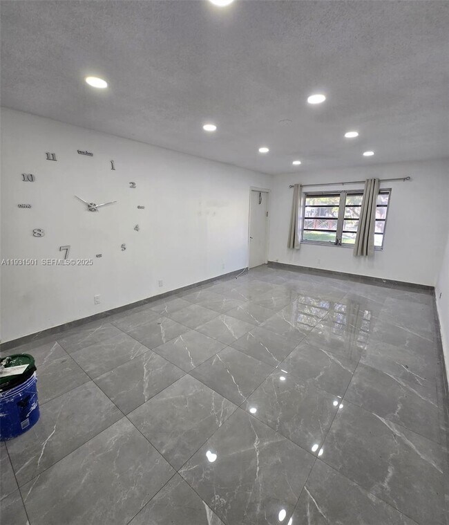 Photo - 5130 SW 40th Ave Unit 2B