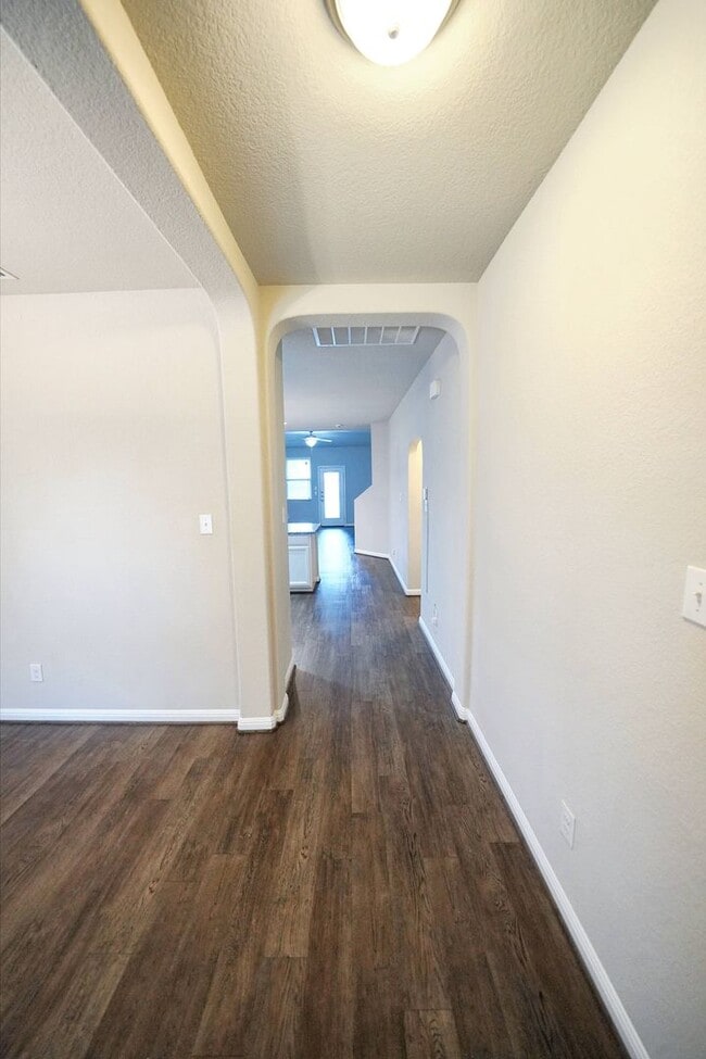 Photo - Beautiful Rental in Converse! Realtor Comm...