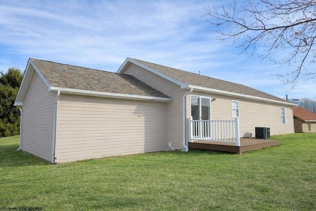 Photo - 1002 Bakers Ridge Rd