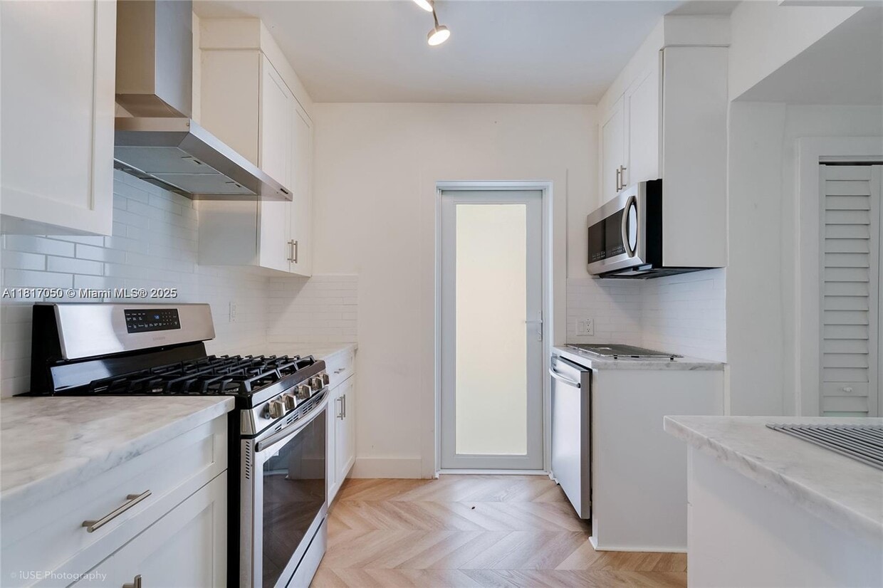 Photo - 1615 Bay Dr (Miami Beach, FL)