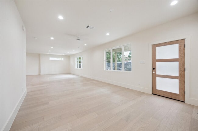 Photo - 3709 Brookwoods Dr