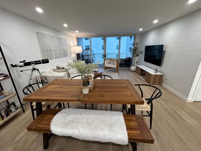 Photo - 5838 Collins Ave Unit 11D