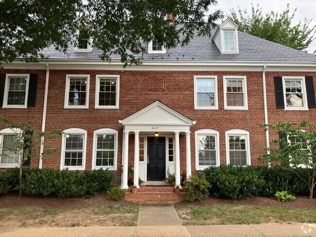 Building Photo - "Stylish 2-Bed 2-level Condo with Granite ... Unit B2