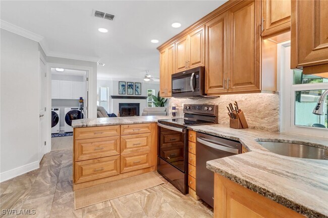 Photo - 6060 Perthshire Ln