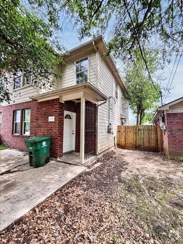 Building Photo - 3733 Amos St Rental