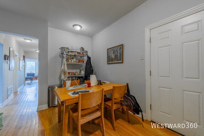 Photo - 3025 W Diversey-3 Unidad 3