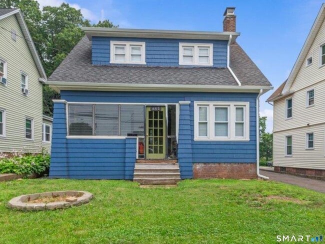 Building Photo - 653 Forest Rd