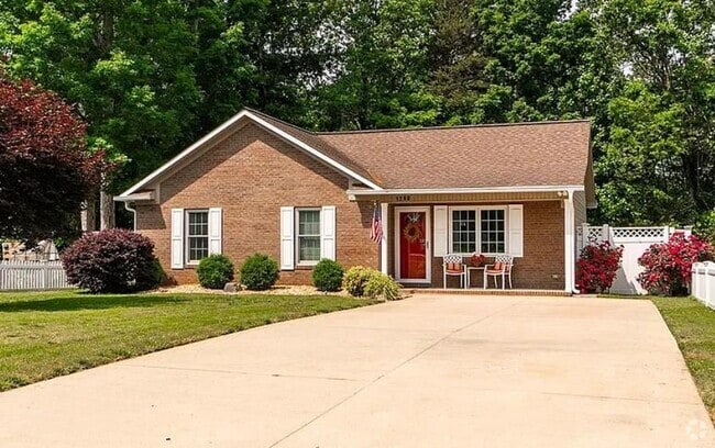 Building Photo - 1290 Pyrtle Dr Rental
