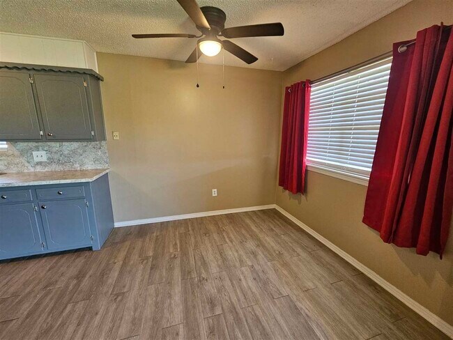 Photo - 3202 SE Footman Ln
