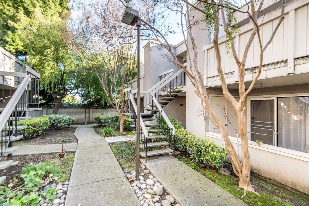 SUNNYVALE - Beautifully remodeled condomin... - SUNNYVALE - Beautifully remodeled condomin...