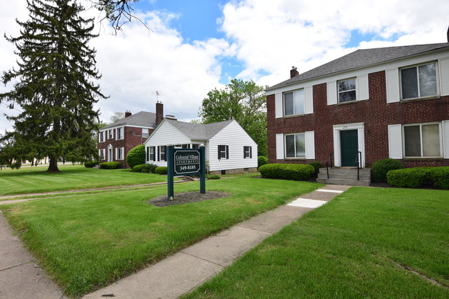 Colonial Village - Colonial Village Apartments