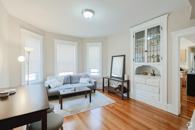 Building Photo - 39 Chester St Unit 3 Rental