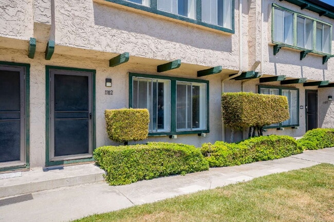 Spacious Condo in Santa Clara - Easy Commute!