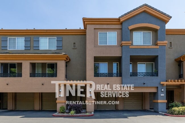 Photo - 2001 Club Center Dr Unidad #1124