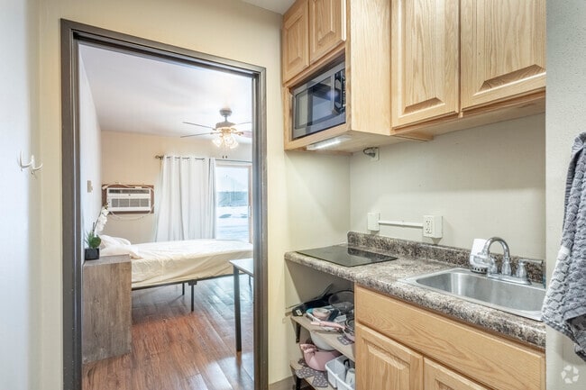 Studio, 1BA - 270SF - Kitchen